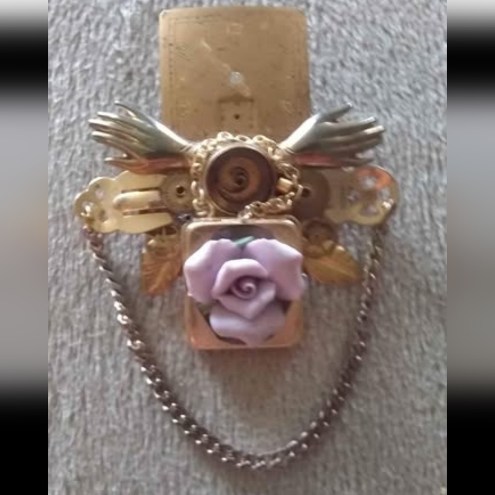 Vintage brooch/pin